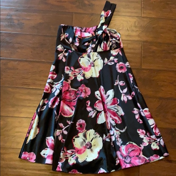 The Limited Dresses & Skirts - 🌹🌺🌷Beautiful The Limited summer dress